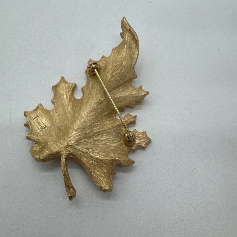 Vintage  Crown Trifari Rhodium Gold Tone Large Leaf Brooch Pin Turned Stem 3